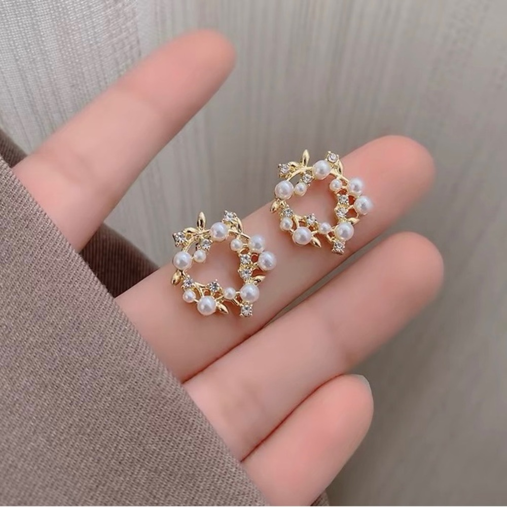 Circle silver earrings